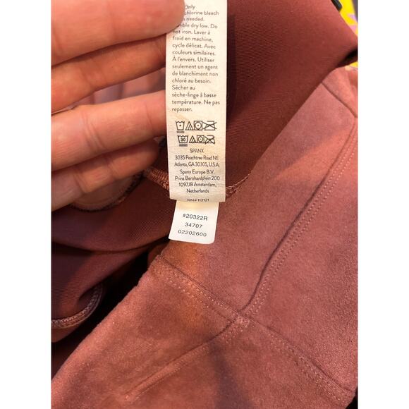 Spanx Faux Suede Leggings Rich Rose Size Large - Picture 7 of 7